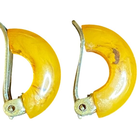 Possible Bakelite Earrings Golden Clip-On Hugger Jewelry Vintage - Picture 2 of 8